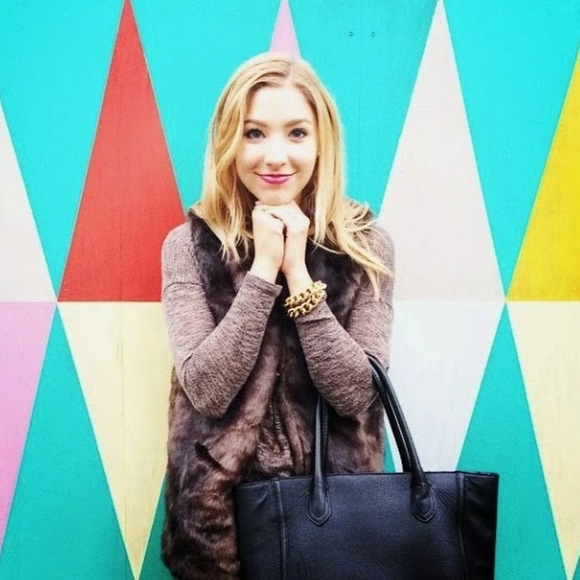 Meet your Posher, Shea - Picture 1 of 1